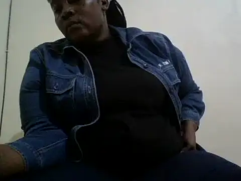 Snapshot of Cow_and_Bull chatting on February 7, 2025, 5:10 am Cow and Bull online show from February 7, 2025, 5:10 am