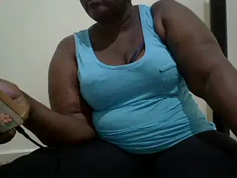 Snapshot of Cow_and_Bull chatting on March 14, 2025, 4:10 am Cow and Bull online show from March 14, 2025, 4:10 am