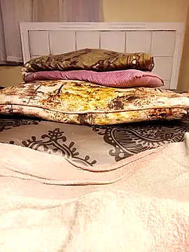 Lunarfreaky online show from March 13, 2025, 5:18 pm