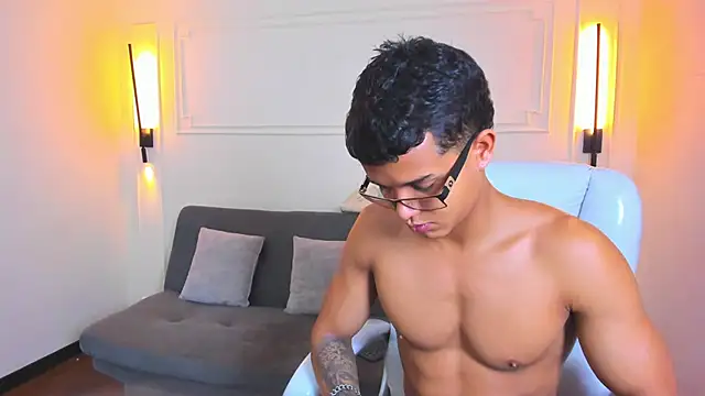 Paradise boy s online show from May 2, 2026, 3:06 pm