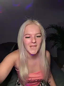 Allylove03 online show from January 5, 2025, 6:46 am