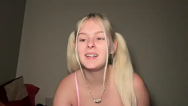 Allylove03 online show from February 17, 2025, 6:59 pm