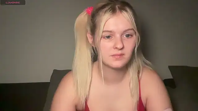 Allylove03 online show from October 7, 2025, 6:05 pm