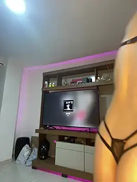 Julieta-sett online show from February 18, 2025, 4:15 am