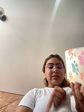 Miabonnett  online show from December 14, 2024, 5:03 pm