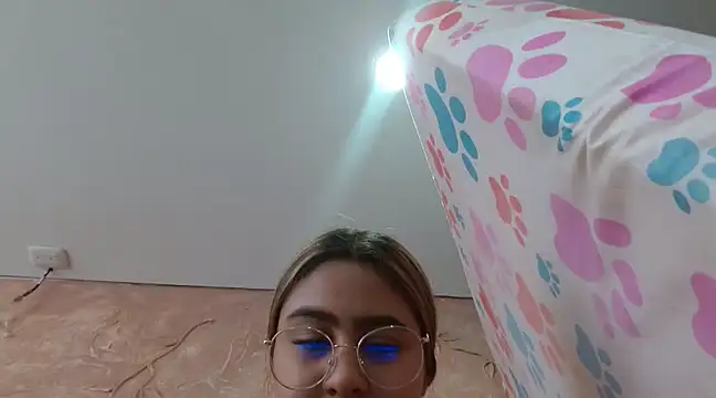 Miabonnett  online show from December 17, 2024, 5:04 pm