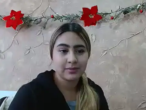 Miabonnett  online show from December 23, 2024, 5:22 pm
