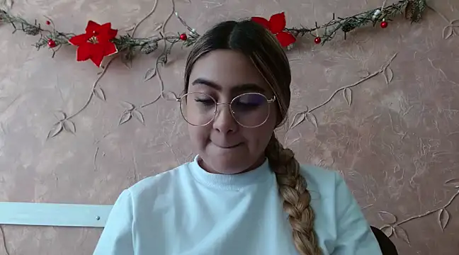 Miabonnett  online show from December 26, 2024, 2:27 pm
