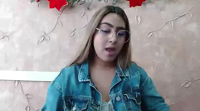Miabonnett  online show from December 27, 2024, 5:05 pm