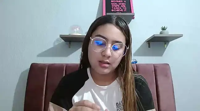 Miabonnett  online show from December 30, 2024, 8:36 pm