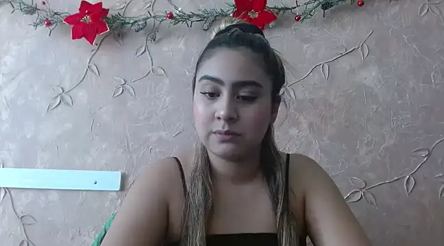 Miabonnett  online show from December 31, 2024, 2:25 pm