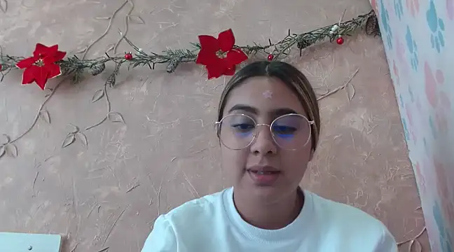 Miabonnett  online show from January 8, 2025, 5:05 pm