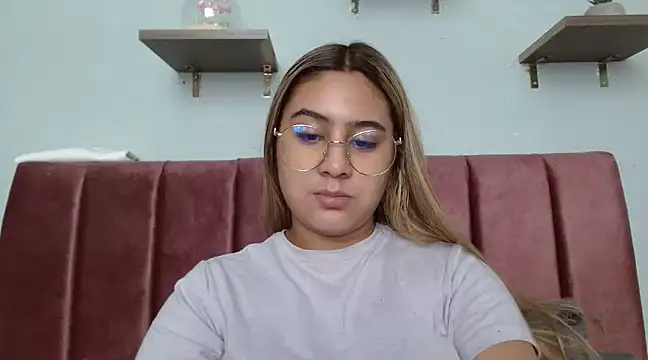 Miabonnett  online show from January 13, 2025, 7:42 pm