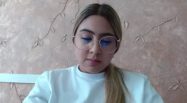 Miabonnett  online show from January 15, 2025, 4:11 pm