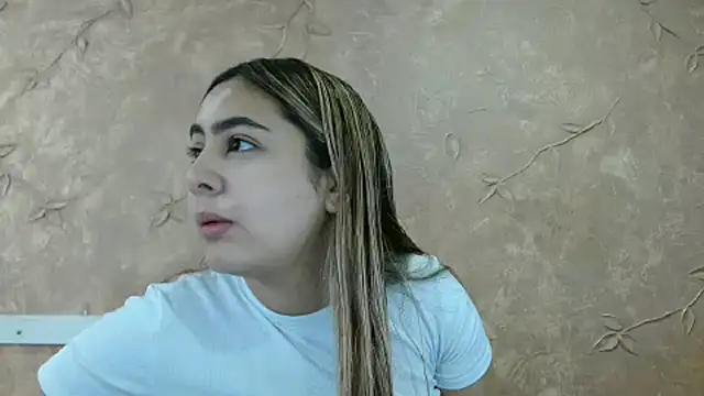 Miabonnett  online show from March 14, 2025, 12:07 pm