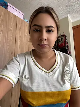 Miabonnett  online show from June 17, 2026, 3:02 pm