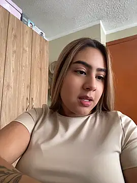 Miabonnett  online show from July 4, 2026, 3:07 pm