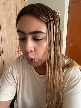 Miabonnett  online show from July 30, 2026, 3:00 pm