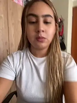 Miabonnett  online show from July 31, 2026, 3:44 pm