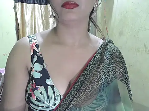 Snapshot of Model-Tanya chatting on October 25, 2025, 6:57 pm Model-Tanya online show from October 25, 2025, 6:57 pm