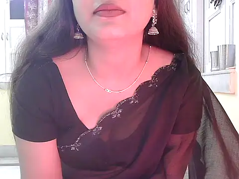 Model-Tanya online show from November 12, 2025, 4:18 pm