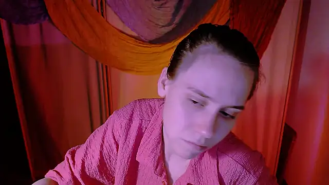 Snapshot of Malinax chatting on October 16, 2025, 10:33 pm Malinax online show from October 16, 2025, 10:33 pm