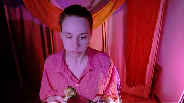 Snapshot of Malinax chatting on October 17, 2025, 11:40 pm Malinax online show from October 17, 2025, 11:40 pm