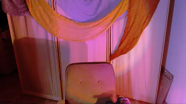 Snapshot of Malinax chatting on October 21, 2025, 10:32 pm Malinax online show from October 21, 2025, 10:32 pm