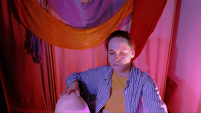 Snapshot of Malinax chatting on October 28, 2025, 10:12 pm Malinax online show from October 28, 2025, 10:12 pm