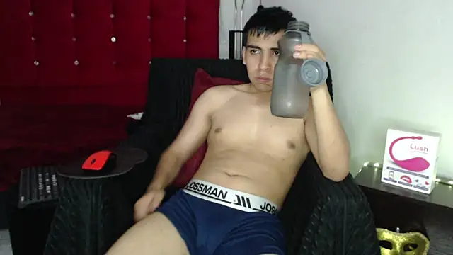 Snapshot of zack_thunder chatting on October 24, 2025, 1:18 pm zack thunder online show from October 24, 2025, 1:18 pm