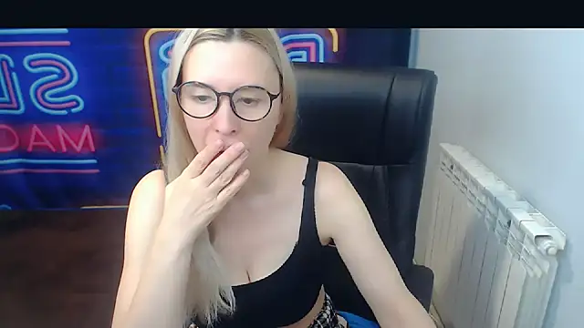 kerakiss877 online show from January 6, 2025, 7:56 pm