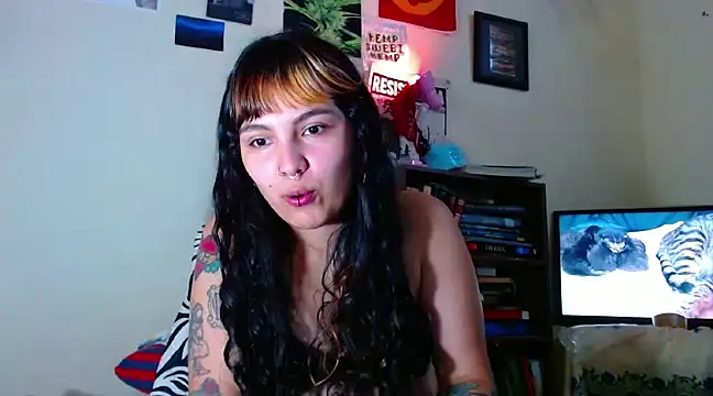 sweetiee mary online show from February 18, 2025, 5:10 pm