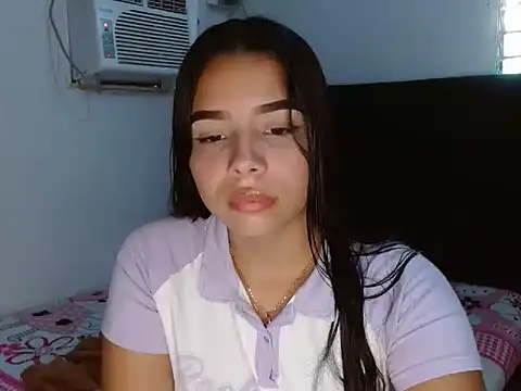 NathashaAngie online show from October 6, 2025, 9:45 pm