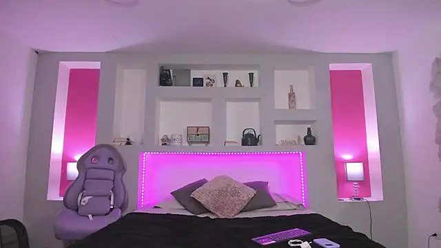 ViolettaBaker  online show from December 6, 2024, 1:40 am