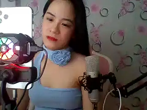 Snapshot of Nana-68 chatting on February 6, 2025, 7:24 am Nana-68 online show from February 6, 2025, 7:24 am