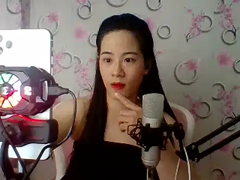 Snapshot of Nana-68 chatting on February 6, 2025, 12:48 pm Nana-68 online show from February 6, 2025, 12:48 pm