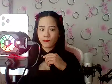 Snapshot of Nana-68 chatting on February 8, 2025, 8:31 am Nana-68 online show from February 8, 2025, 8:31 am