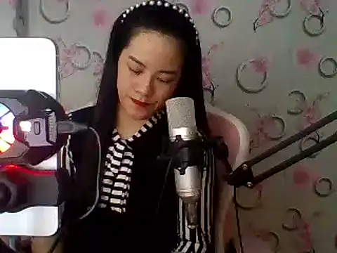 Snapshot of Nana-68 chatting on February 13, 2025, 8:59 am Nana-68 online show from February 13, 2025, 8:59 am