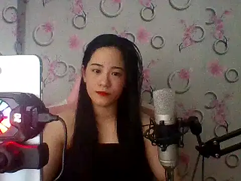 Snapshot of Nana-68 chatting on February 14, 2025, 8:31 am Nana-68 online show from February 14, 2025, 8:31 am