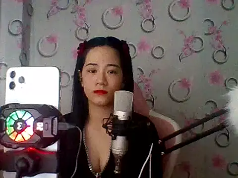 Snapshot of Nana-68 chatting on February 15, 2025, 5:39 pm Nana-68 online show from February 15, 2025, 5:39 pm