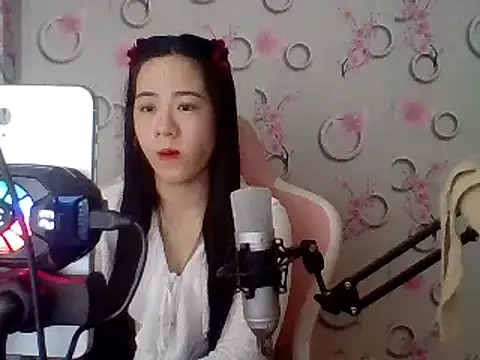 Snapshot of Nana-68 chatting on February 17, 2025, 7:37 am Nana-68 online show from February 17, 2025, 7:37 am