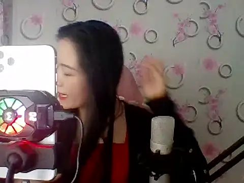 Snapshot of Nana-68 chatting on February 21, 2025, 1:00 pm Nana-68 online show from February 21, 2025, 1:00 pm