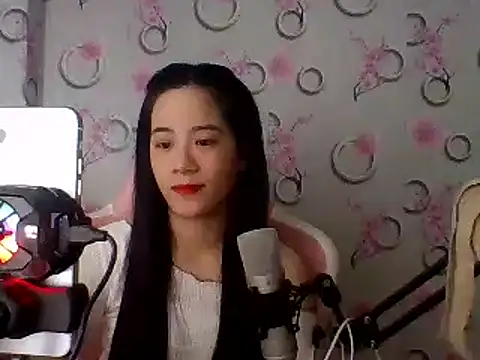 Snapshot of Nana-68 chatting on February 25, 2025, 12:55 pm Nana-68 online show from February 25, 2025, 12:55 pm