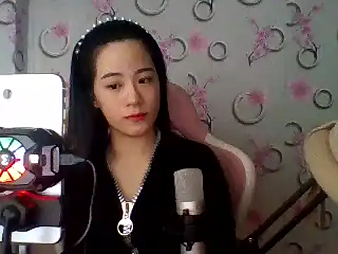 Snapshot of Nana-68 chatting on March 7, 2025, 1:29 pm Nana-68 online show from March 7, 2025, 1:29 pm