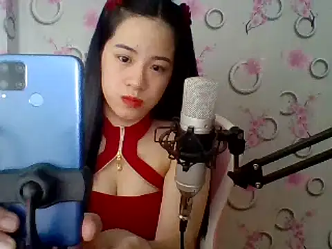 Snapshot of Nana-68 chatting on March 12, 2025, 1:19 pm Nana-68 online show from March 12, 2025, 1:19 pm