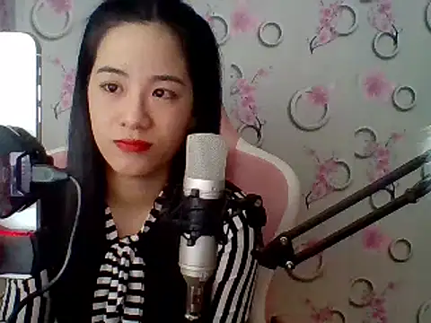 Snapshot of Nana-68 chatting on March 21, 2025, 1:23 pm Nana-68 online show from March 21, 2025, 1:23 pm