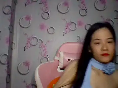 Snapshot of Nana-68 chatting on October 2, 2025, 1:29 pm Nana-68 online show from October 2, 2025, 1:29 pm