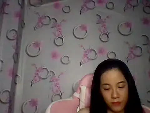 Snapshot of Nana-68 chatting on October 4, 2025, 3:32 pm Nana-68 online show from October 4, 2025, 3:32 pm