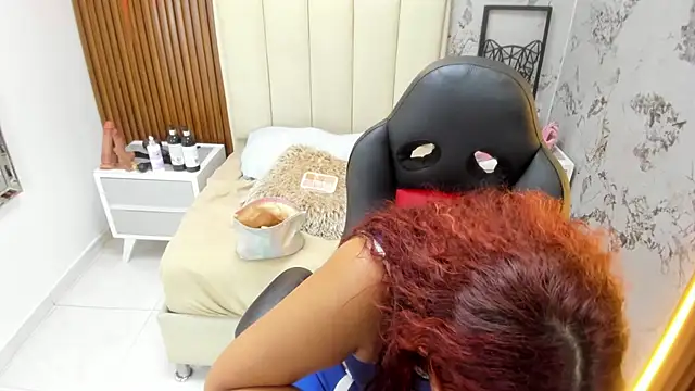 MADISON ROWAN1 online show from October 25, 2025, 3:25 am