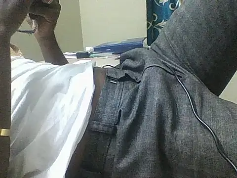 Snapshot of bas1cooks chatting on October 13, 2025, 5:13 pm bas1cooks online show from October 13, 2025, 5:13 pm